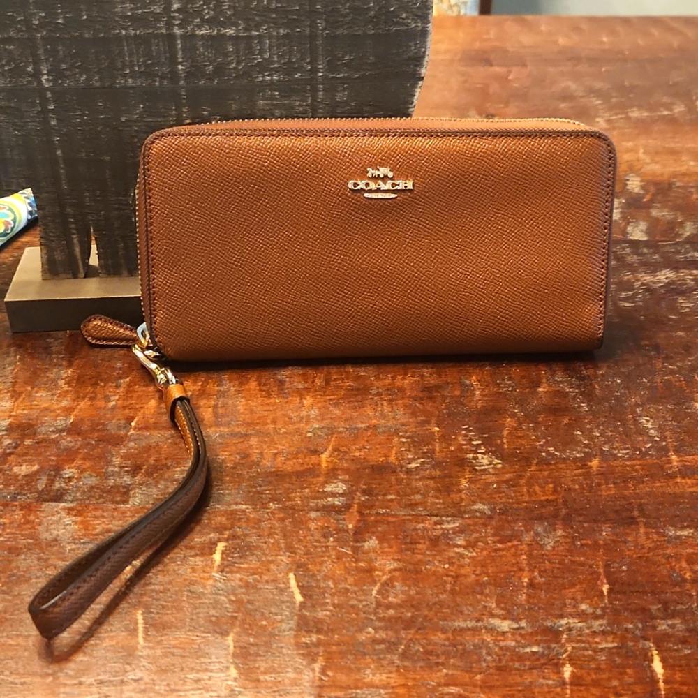 Coach pebbled brown leather wallet/wristlet